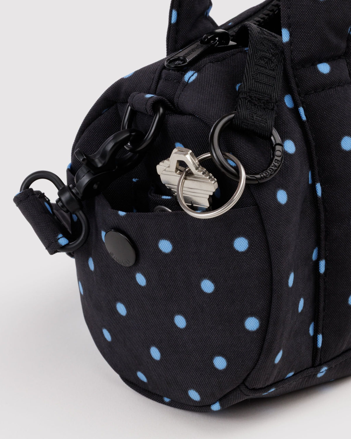 SMALL NYLON DUFFLE BAG