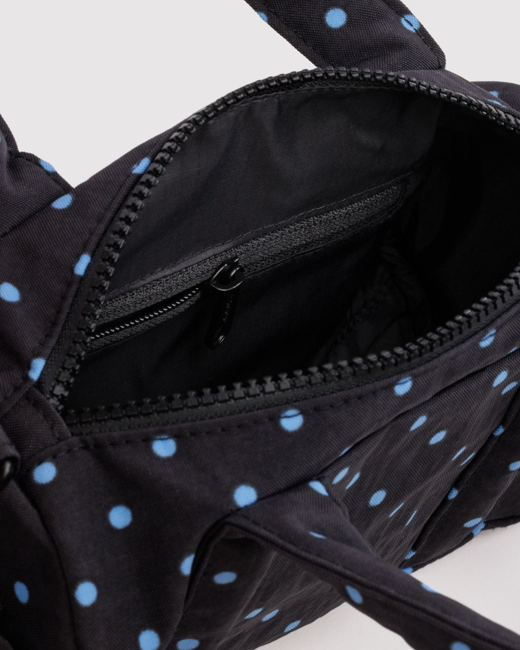 SMALL NYLON DUFFLE BAG