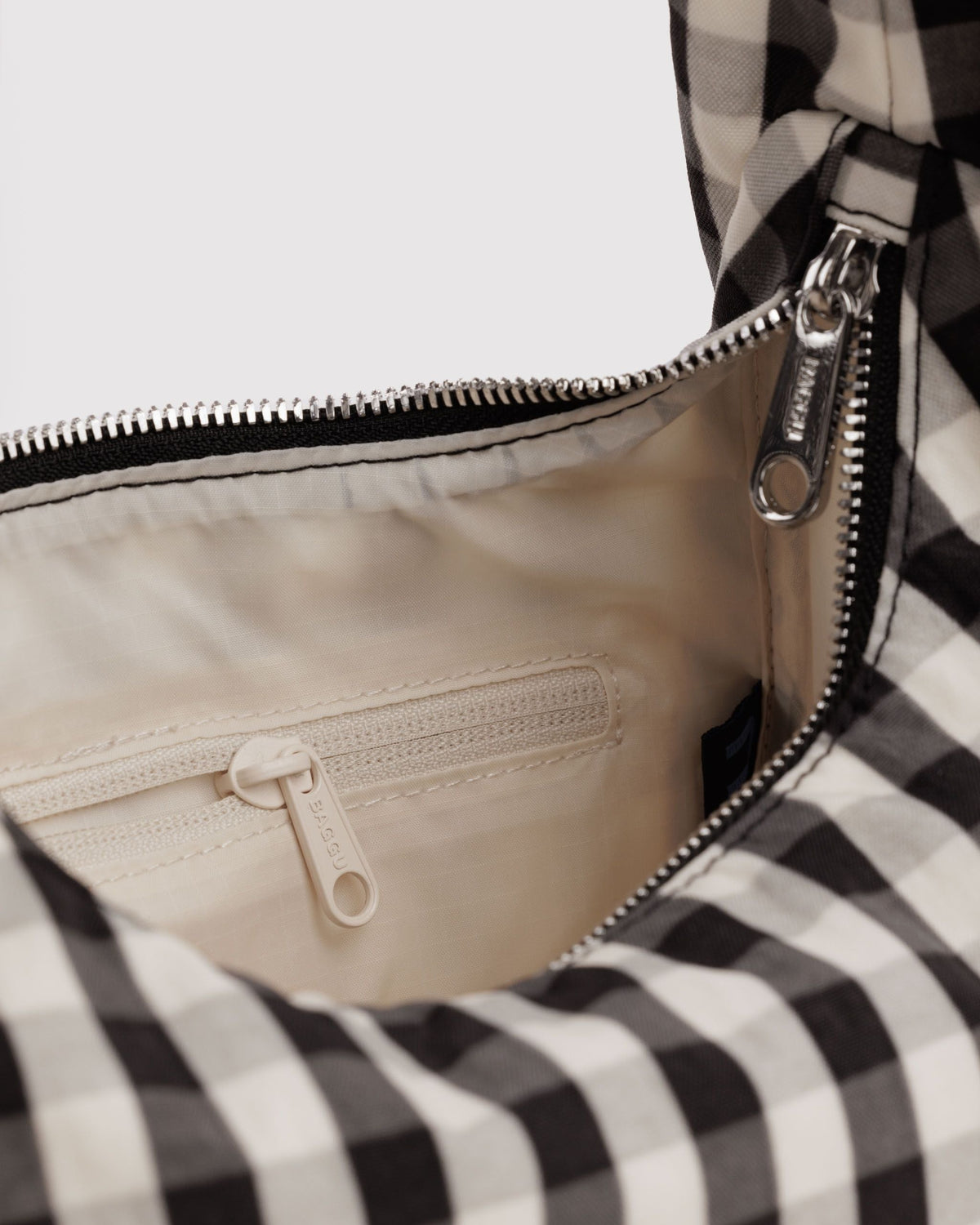 SMALL NYLON MERINGUE BAG